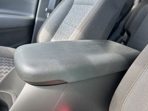 Used 2024 Chevrolet Equinox LT image 36