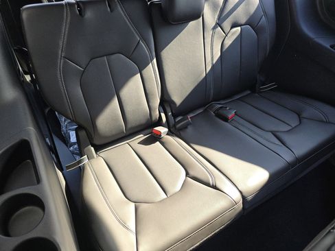 New 2026 Chrysler Pacifica Select image 24