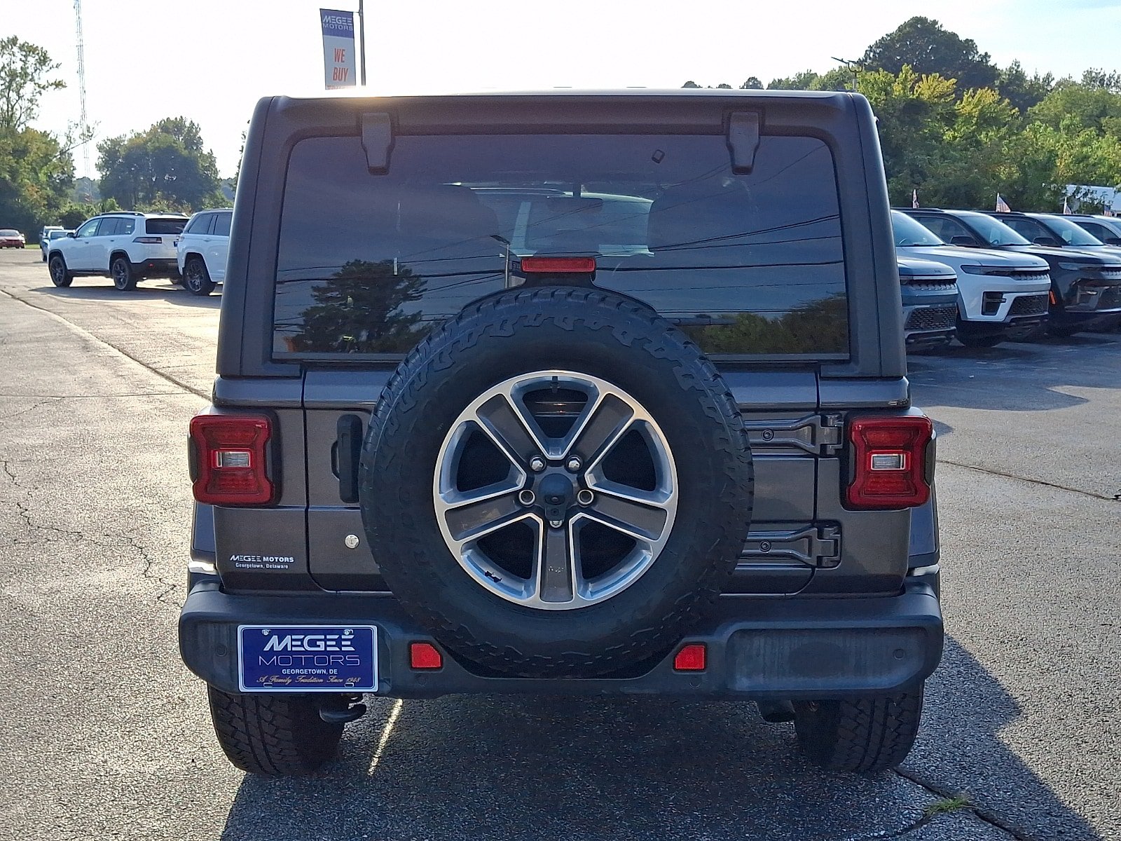 Used 2020 Jeep Wrangler Unlimited Sahara AWD/4WD image 5