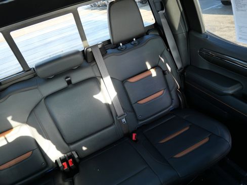 Used 2023 GMC Sierra 1500 AT4 w/ AT4 Premium Package image 14