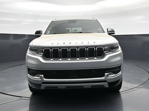 Used 2025 Jeep Wagoneer Series II AWD/4WD image 24