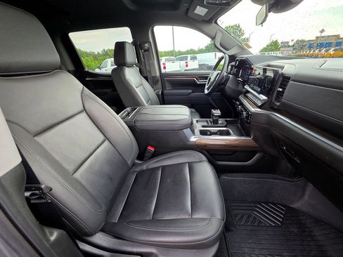 Used 2025 Chevrolet Silverado 1500 LT AWD/4WD image 68