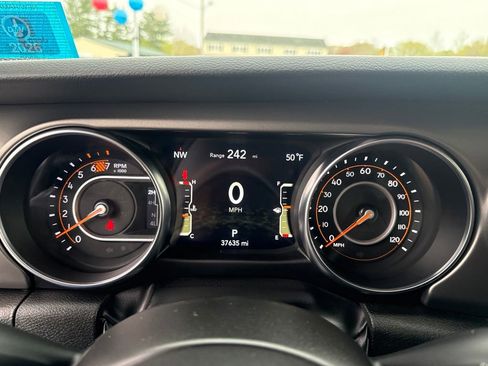 Certified 2023 Jeep Wrangler Unlimited Sport AWD/4WD image 11