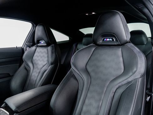 Used 2025 BMW M4 Coupe image 3