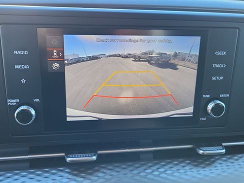 Used 2024 Kia Carnival LX image 15