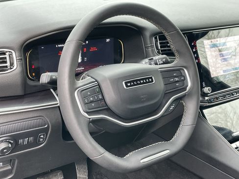 Used 2024 Jeep Wagoneer 4WD image 14