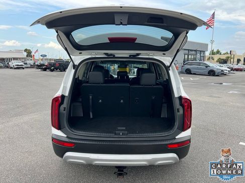 Used 2022 Kia Telluride LX AWD/4WD image 16
