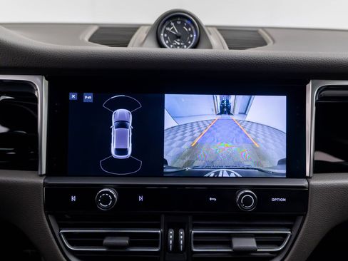 Certified 2023 Porsche Macan AWD/4WD image 30
