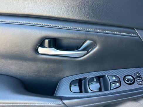 Certified 2024 Nissan Sentra SV FWD image 11
