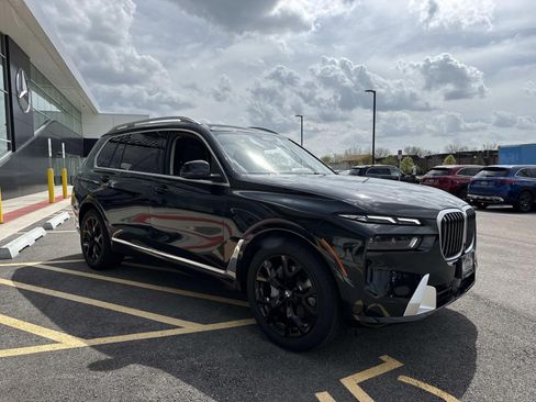 Used 2024 BMW X7 xDrive40i AWD/4WD image 4