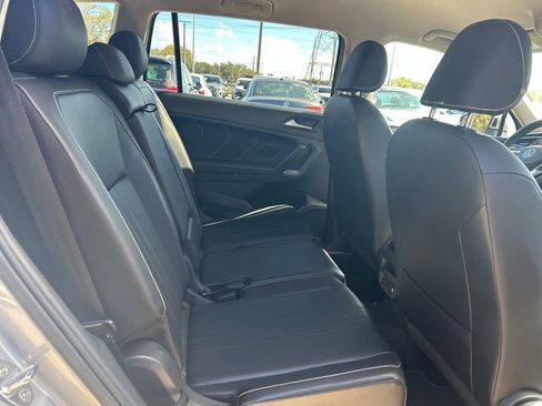 Used 2022 Volkswagen Tiguan SE image 39