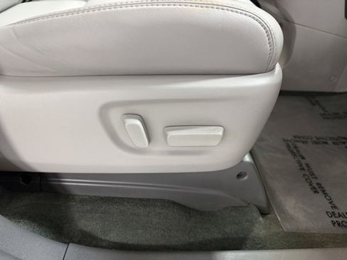 Used 2017 Toyota Sienna image 27