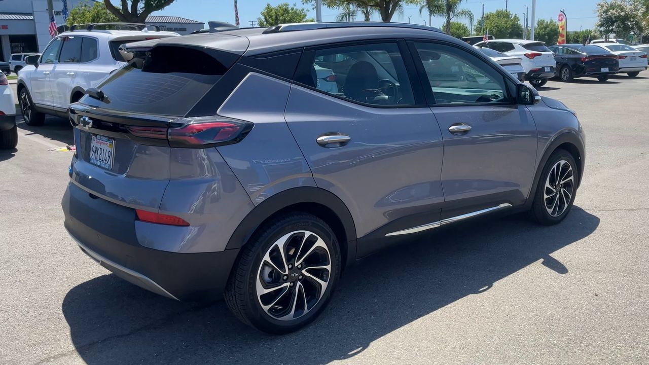 Used 2023 Chevrolet Bolt EUV Premier FWD image 7