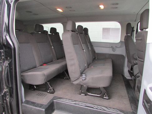 Used 2017 Ford Transit 150 XL image 5