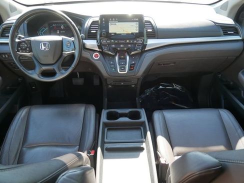 Used 2018 Honda Odyssey Touring image 12