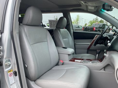 Used 2012 Toyota Highlander Limited w/ Tow Pkg AWD/4WD image 41