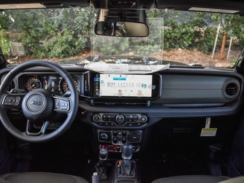 New 2026 Jeep Gladiator Mojave w/ Steel Bumper Group image 11