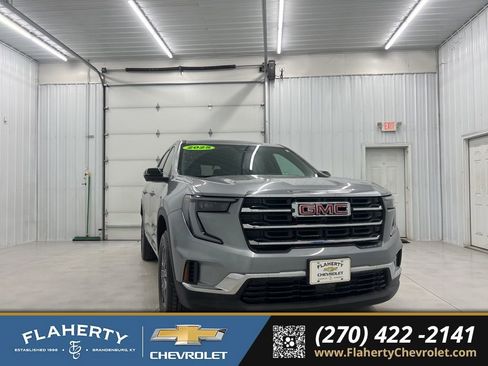 Used 2025 GMC Acadia Elevation image 1