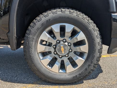 New 2025 Chevrolet Silverado 2500 Custom w/ Custom Value Package image 11