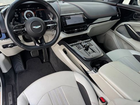 Used 2025 Aston Martin DBX 707 image 3