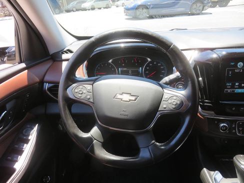 Used 2018 Chevrolet Traverse High Country AWD/4WD image 14