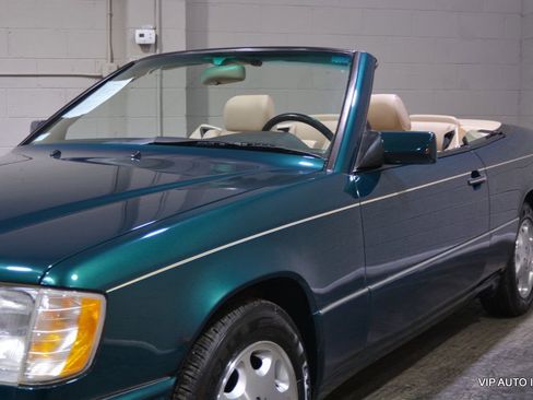 Used 1995 Mercedes-Benz E 320 Convertible image 12