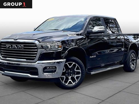Used 2025 RAM 1500 Laramie AWD/4WD image 1