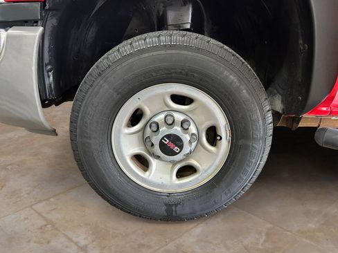 Used 2004 GMC Sierra 2500 2WD Crew Cab HD image 30