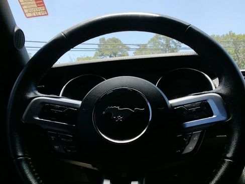 Used 2020 Ford Mustang Coupe RWD image 12