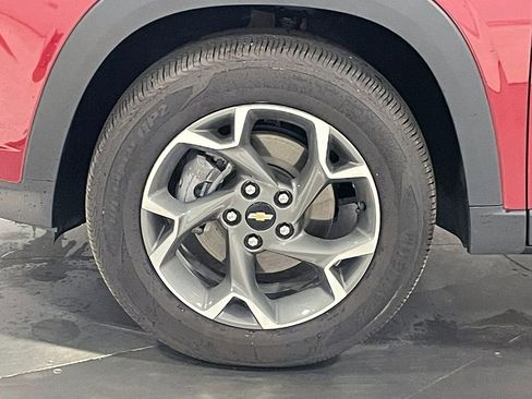 Used 2024 Chevrolet Trax LT image 34