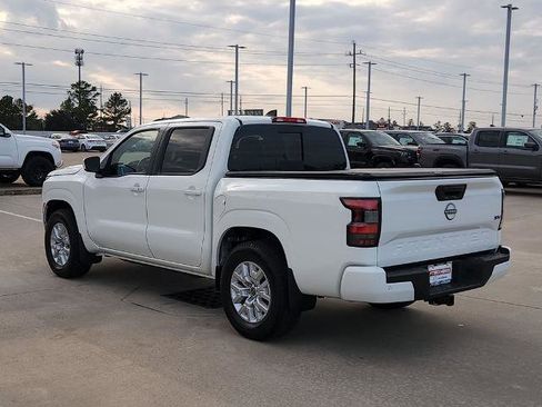 Certified 2024 Nissan Frontier SV w/ SV Convenience Package image 7