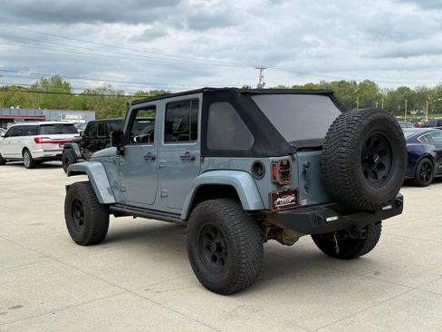 Used 2014 Jeep Wrangler Unlimited Sahara w/ Max Tow Package AWD/4WD image 4