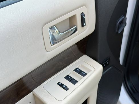 Used 2019 Ford Flex Limited image 24