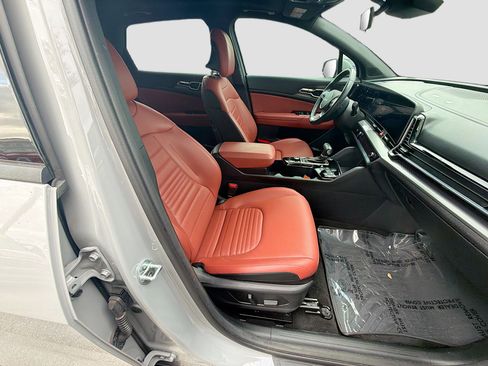 Used 2023 Kia Sportage SX image 16