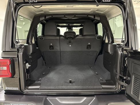 New 2026 Jeep Wrangler Unlimited Rubicon image 12
