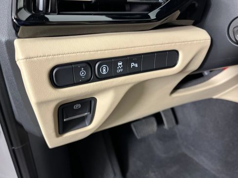 Used 2025 Acura MDX FWD w/ Technology Package image 29