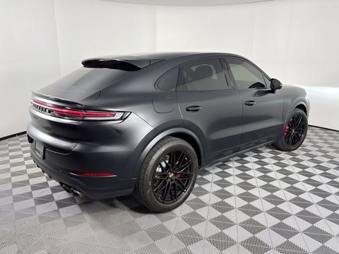 Used 2026 Porsche Cayenne S AWD/4WD image 9