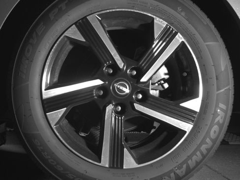 Used 2025 Nissan Sentra SV FWD image 17
