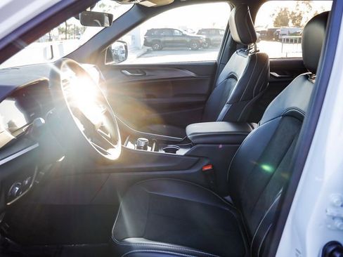 New 2025 Jeep Grand Cherokee Altitude image 18