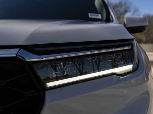 Used 2025 Honda Pilot EX-L image 10