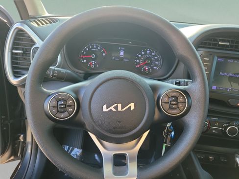 Used 2022 Kia Soul LX w/ Technology Package FWD image 16