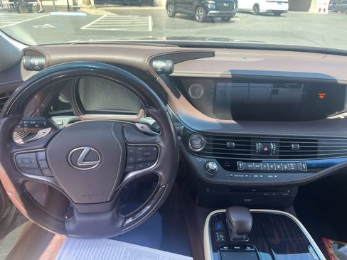 Used 2019 Lexus LS 500 AWD w/ Luxury Package image 5