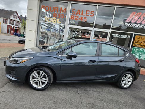 Used 2019 Chevrolet Cruze LT FWD image 14