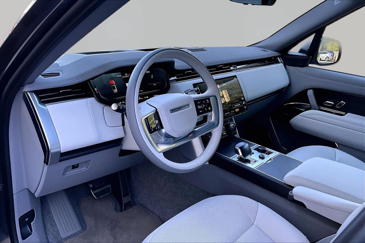 Used 2023 Land Rover Range Rover SV AWD/4WD image 18