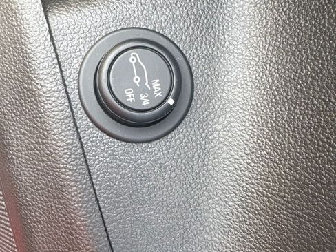 Used 2019 Buick Envision Premium AWD/4WD image 30
