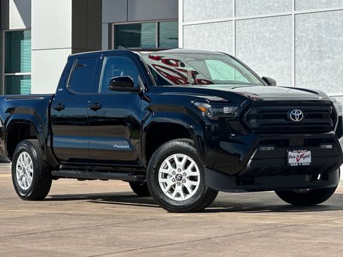 Certified 2025 Toyota Tacoma SR5 image 2