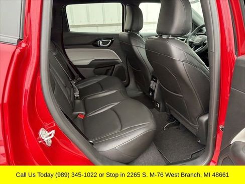 Used 2025 Jeep Compass Limited image 34