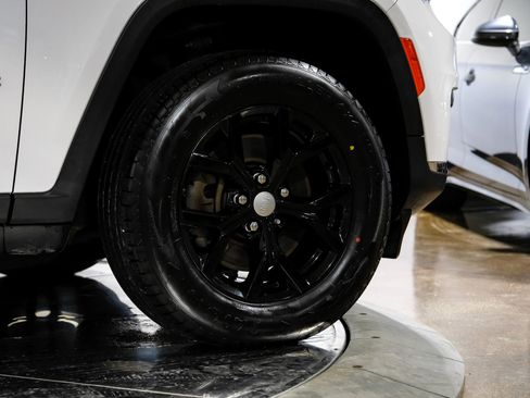 Used 2023 Jeep Grand Cherokee L Limited image 60