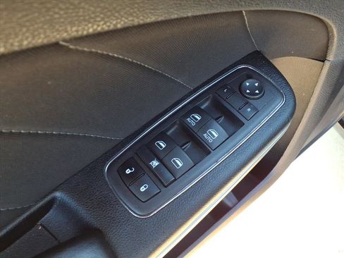 Used 2023 Dodge Charger SXT image 18