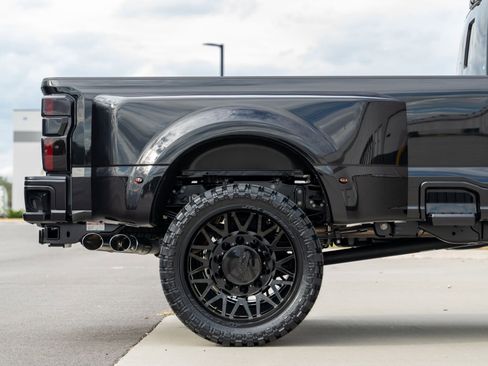 Used 2025 Ford F450 Platinum image 14